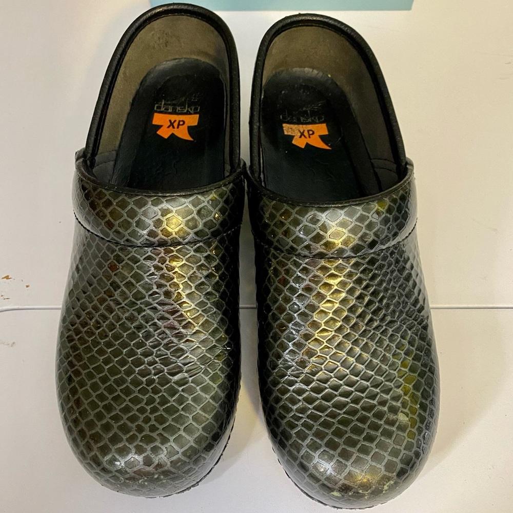 Scrub Shoes